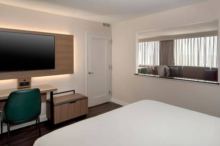 Room 7 of 27