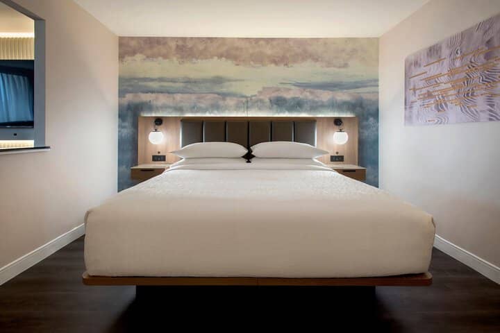 Room 8 of 27