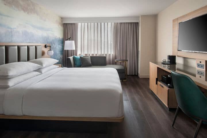 Room 12 of 27