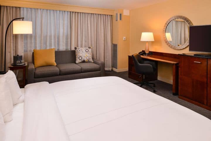 Room 3 of 27