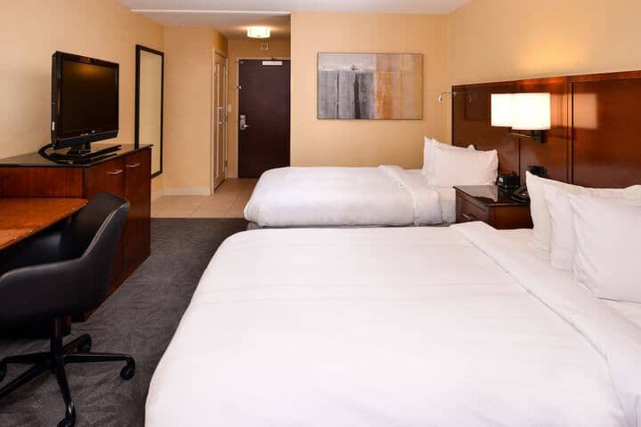 Room 4 of 27